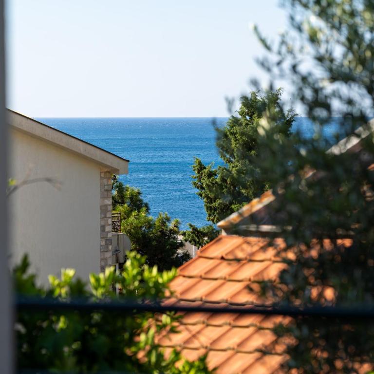 Petrovac Holiday Apartments 2 - Apartment with Sea View - 8