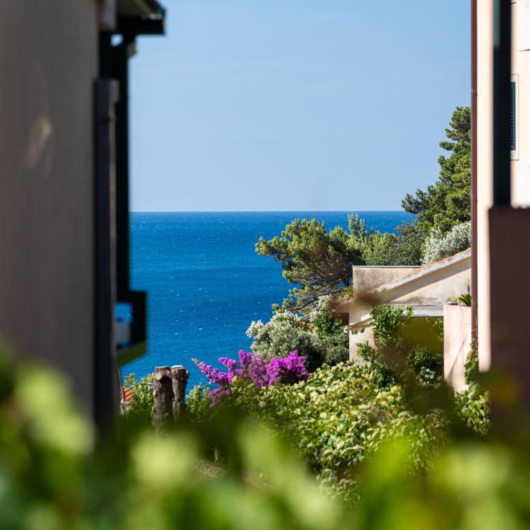 Petrovac Holiday Apartments 2 - Apartment with Sea View - 1