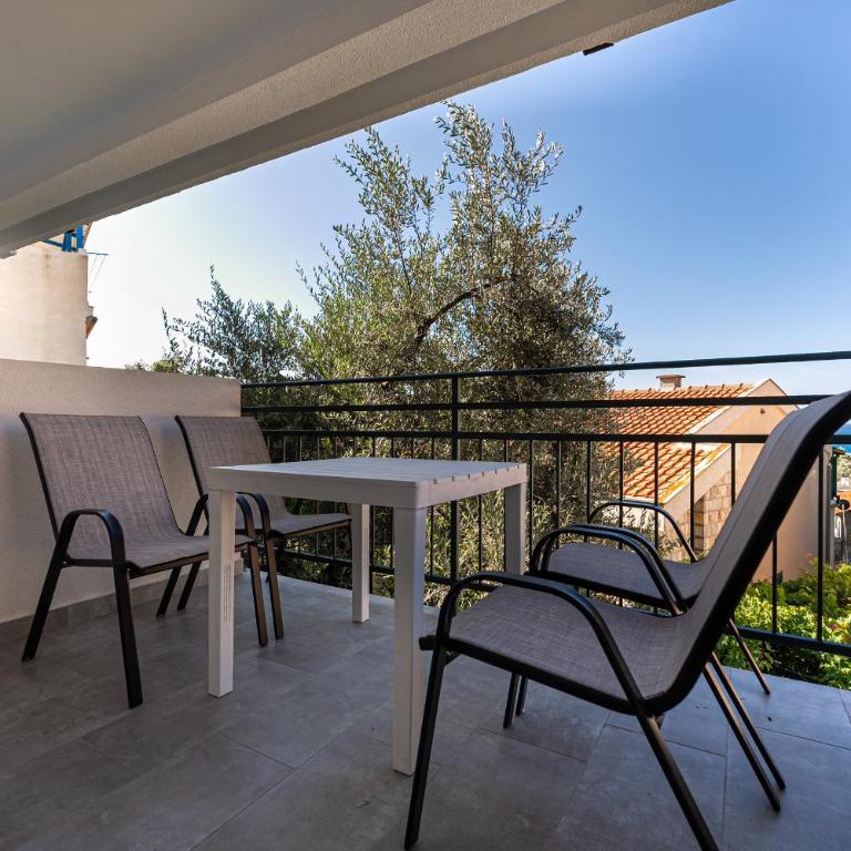 Petrovac Holiday Apartments 2 - Apartment with Sea View - 8