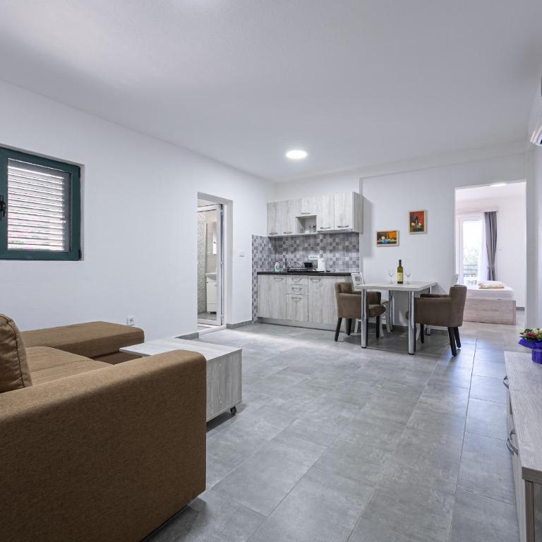 Petrovac Holiday Apartments 2 - Apartment with Sea View - 4