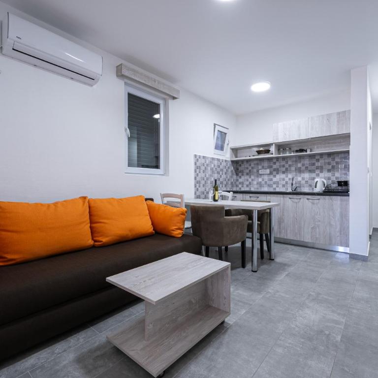 Petrovac Holiday Apartments 2 - Apartment with Sea View - 1