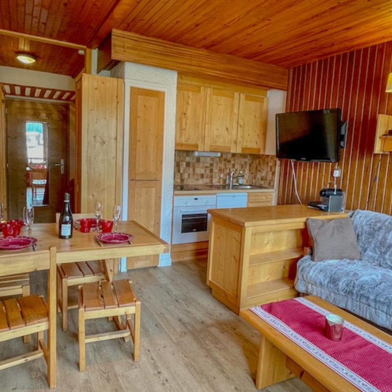 Apt with balcony and beautiful view in Val-d'Isère - Appartement - 1
