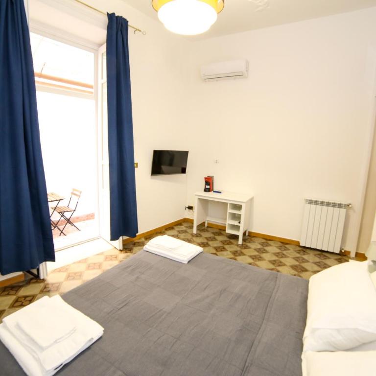 Thalia - Double Room with Private Bathroom - 15