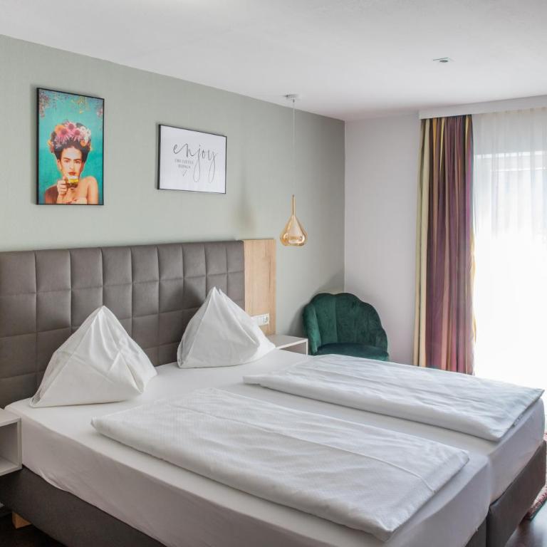 Hotel Pension Waldesruh - Doppelzimmer mit Balkon - 1