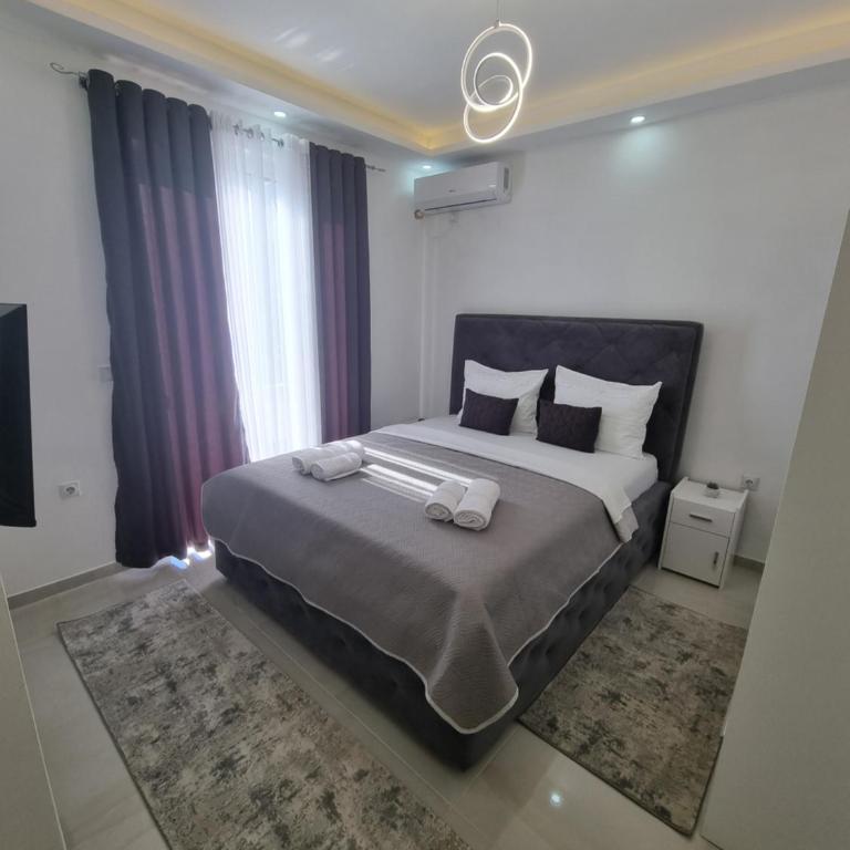 Kahari Apartments - Deluxe Double Room with Balcony - 1