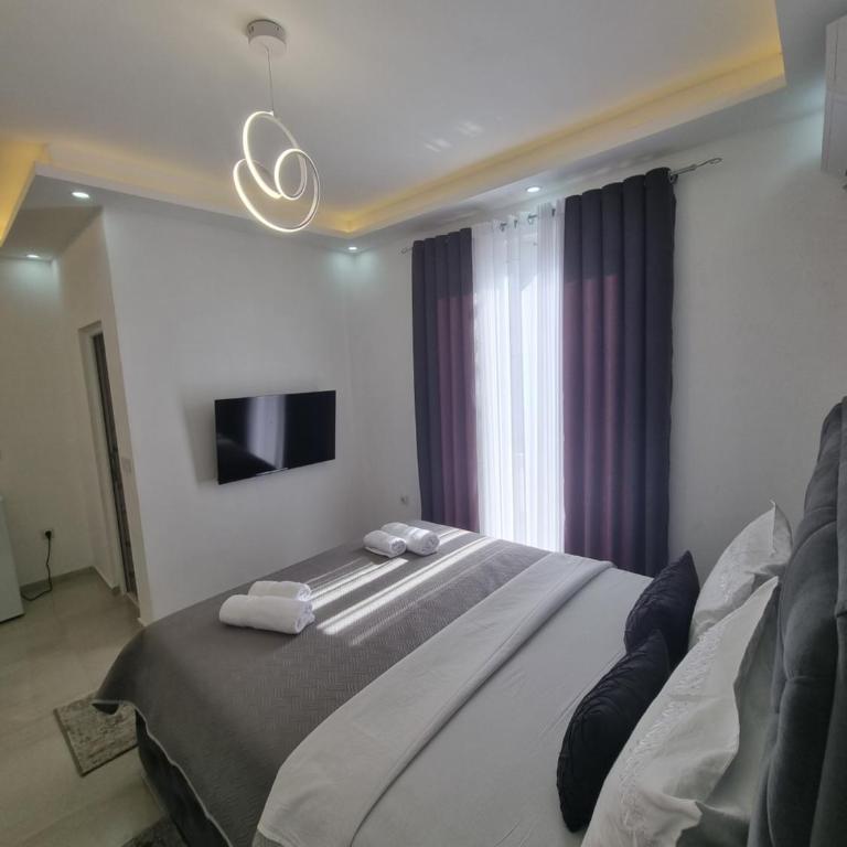 Kahari Apartments - Deluxe Double Room with Balcony - 2