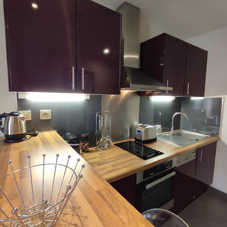 Studio de 25m2 - Extra centre - À 5 min à pied des plages - Commerces et restaurants sur place - Clim - Wifi - EXCEPTIONNEL - Studio Deluxe - 15