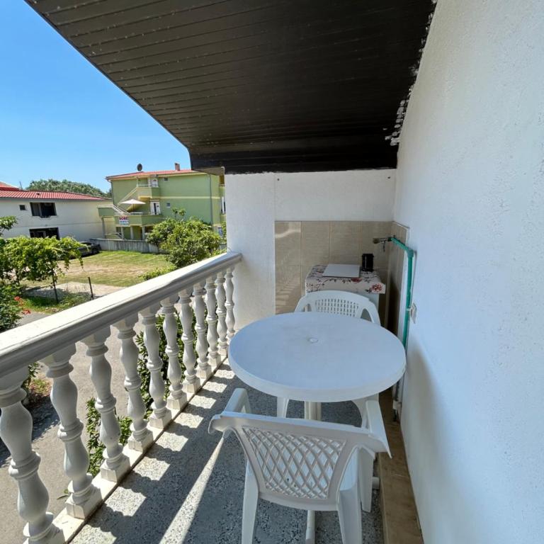 Apartmani PULIĆ - Dvokrevetna Soba sa Zasebnim Krevetima i Balkonom - 11