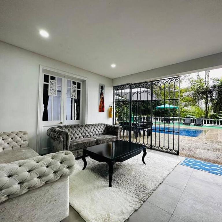 Bachelor Party Guard Jacuzzi Pool - Villa - 23