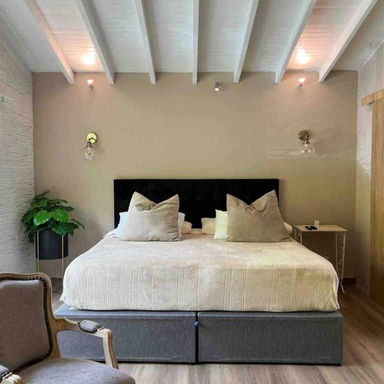 Apto BR Suites 6 min de Provenza, encanto natural - Apartamento de 2 dormitorios - 14