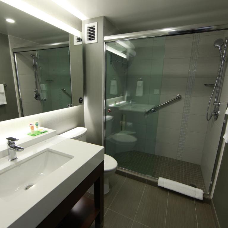 Hyatt Place Tijuana - King Room with Sofa Bed - 5