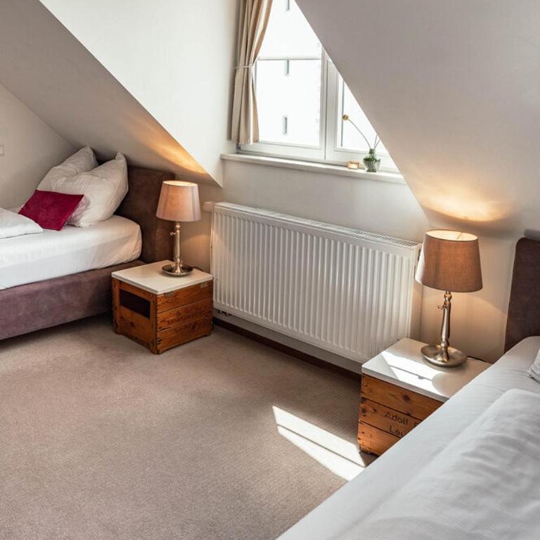 Allgäuer Genusshotel und Historischer Dorfgasthof Hirsch - Zweibettzimmer – Historisches Gebäude - 4