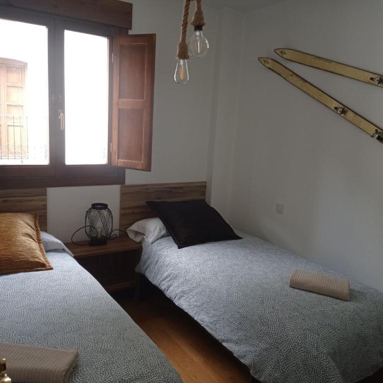 Apartamento Albareda - Two-Bedroom Apartment - 10