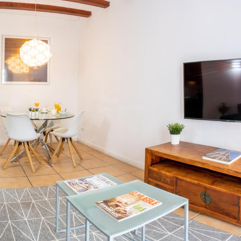 Feelathome Center Apartments - One-Bedroom Apartment - Poeta Cabanyes Street - 9