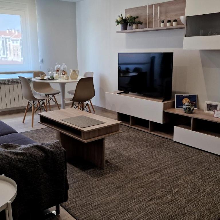 Soleado a un Paseo de la Catedral - Apartamento de 3 dormitorios - 3
