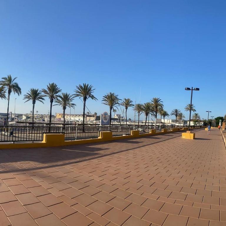 2 DB Apartamento Playa Fuengirola - Two-Bedroom Apartment with Balcony - 32