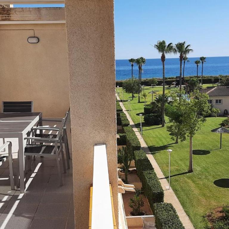 Ático en Urb Bahía de Dénia sin ascensor de Vacaciones Mar por Medio - Three-Bedroom Apartment - 1