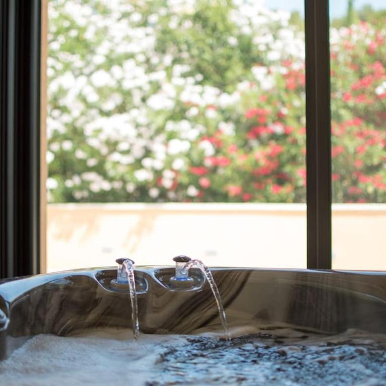 Clos des Griottes, Clim Jacuzzi Parking - One-Bedroom House - 15