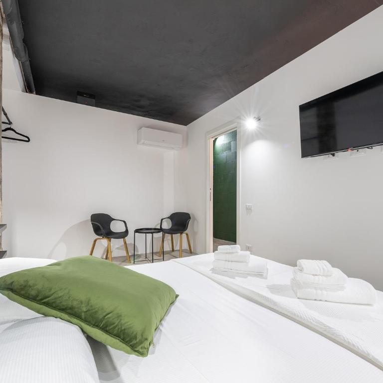 Ex Magazzini - Suite with Balcony - 9