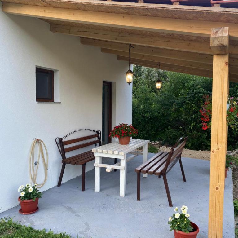 Hill House Emir - Two-Bedroom House - 10