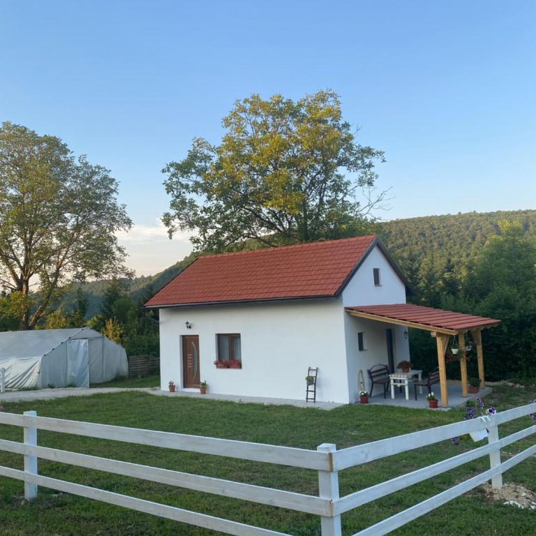 Hill House Emir - Two-Bedroom House - 1