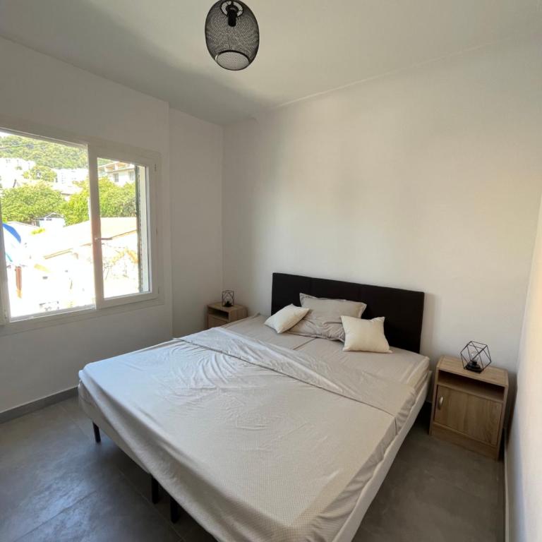Haut de villa 2 chambres - vue mer - parking privé - Villa 1 Chambre - 11