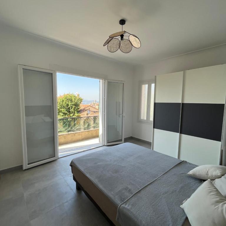 Haut de villa 2 chambres - vue mer - parking privé - Villa 1 Chambre - 13