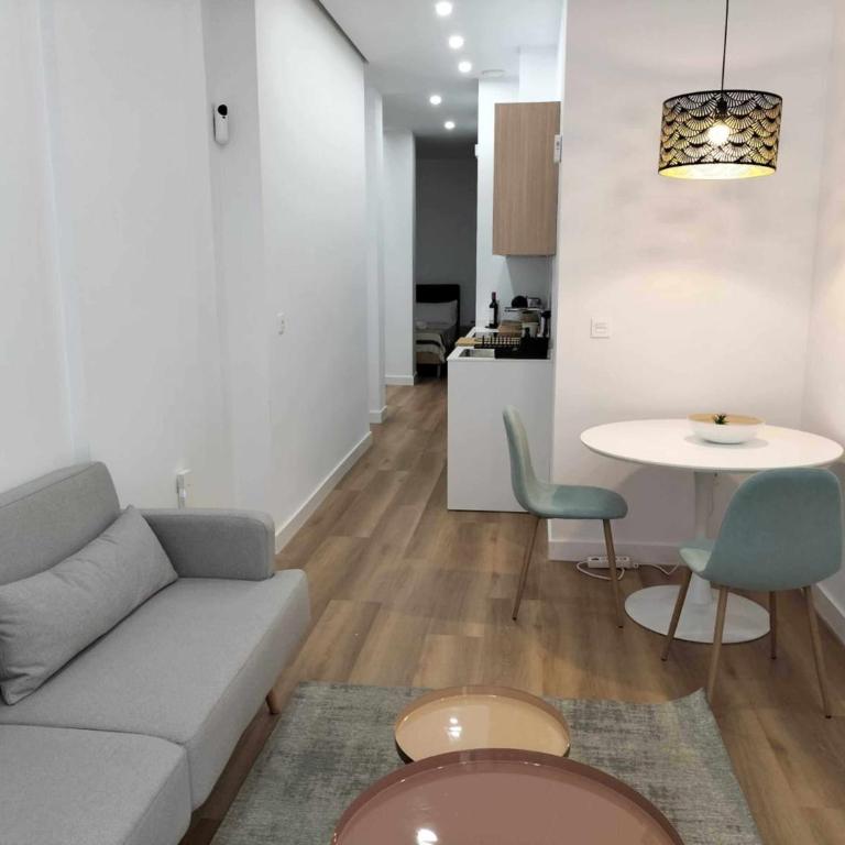 Calle Carmen, Sevilla, Centro Histórico - Standard Apartment - 1