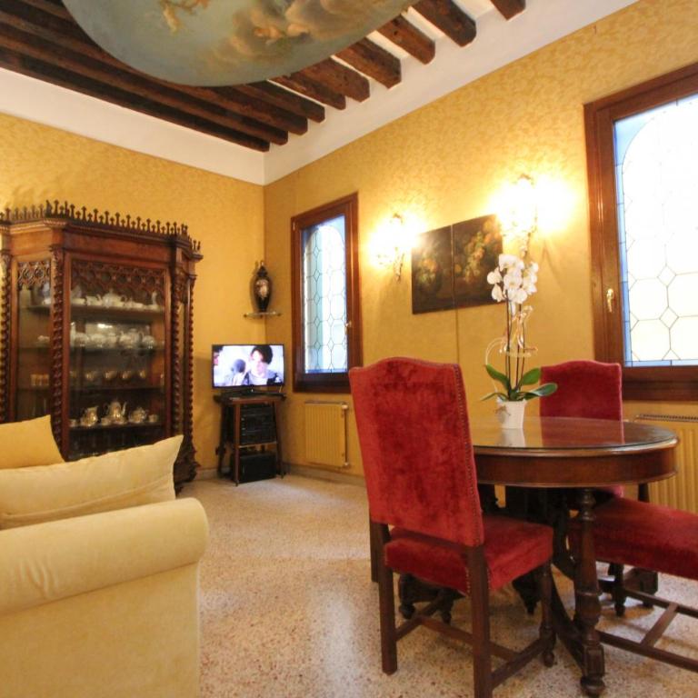 City Apartments Rialto Market - Appartamento Casanova con 2 Camere da Letto - 2