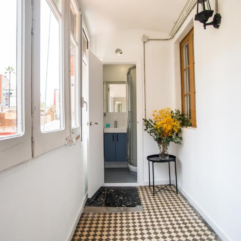 BBarcelona Sants Flat - Three-Bedroom Apartment - 18