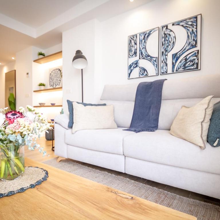 MARBELLA BANUS SUITES - Puerto Banús, Playas del Duque Beachside Residential, 2BD -2BA, Direct Beach & P Banús Access, 35,000 m2 Gardens, 3 Pools - Deluxe Apartment - 58
