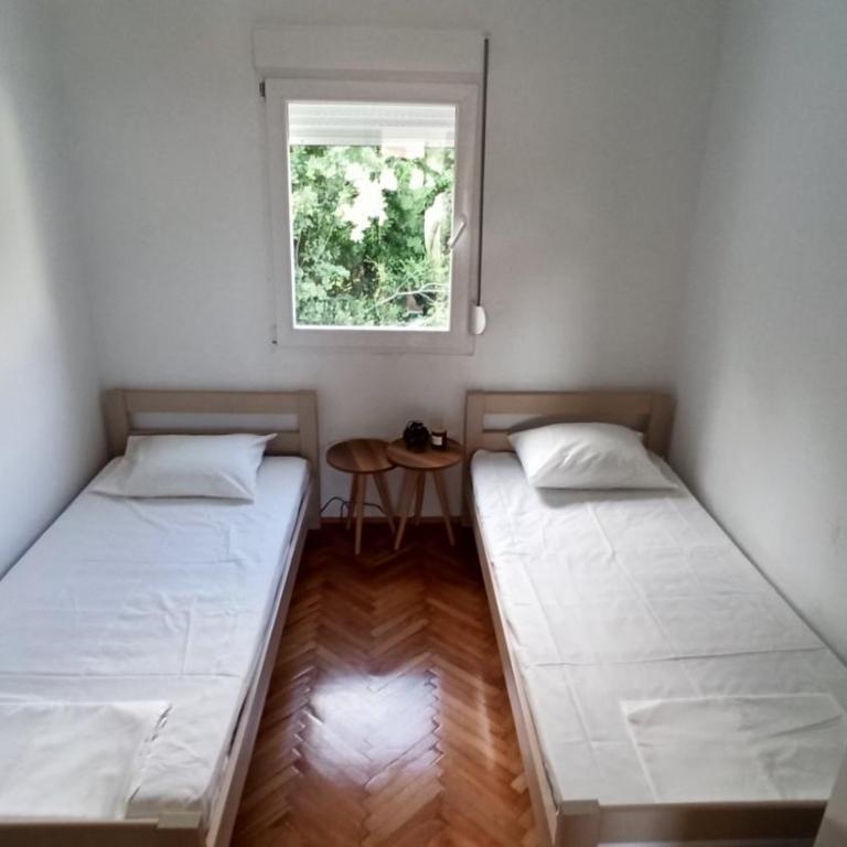 Two-bedroom apartment with parking and sea view - Two-Bedroom Apartment with Balcony and Sea View - 17