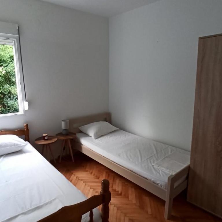 Two-bedroom apartment with parking and sea view - Two-Bedroom Apartment with Balcony and Sea View - 15