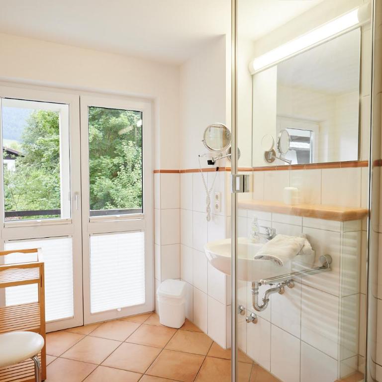 Oberstdorfer Ferienwelt - Deluxe Ferienwohnung mit 1 Schlafzimmer und Südbalkon - 3