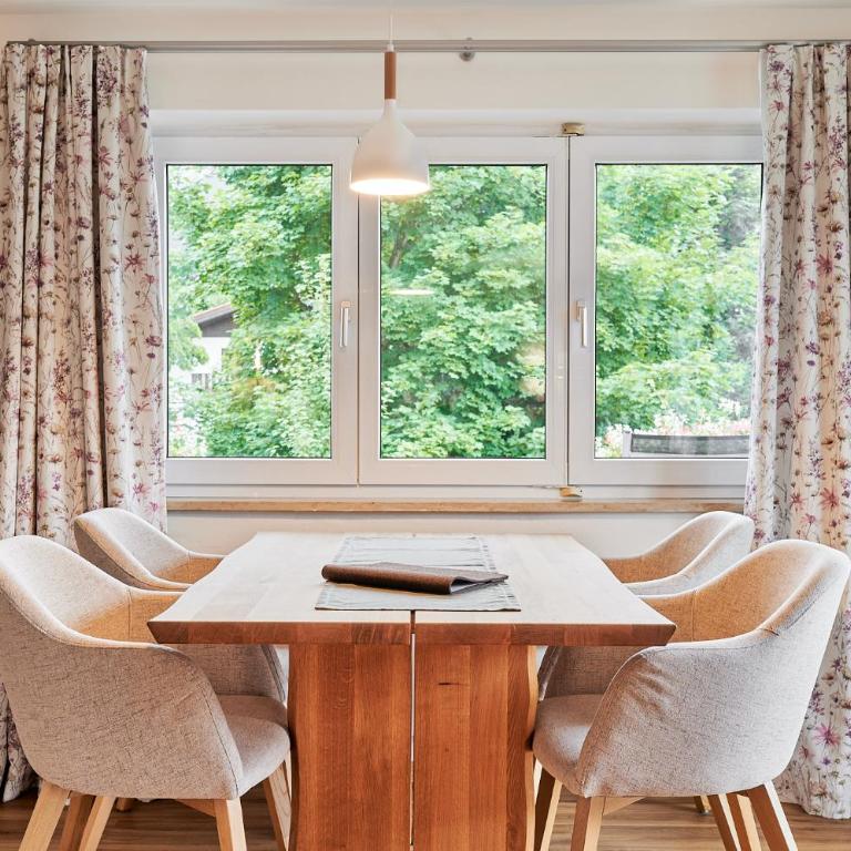 Oberstdorfer Ferienwelt - Deluxe Ferienwohnung mit 1 Schlafzimmer und Südbalkon - 10