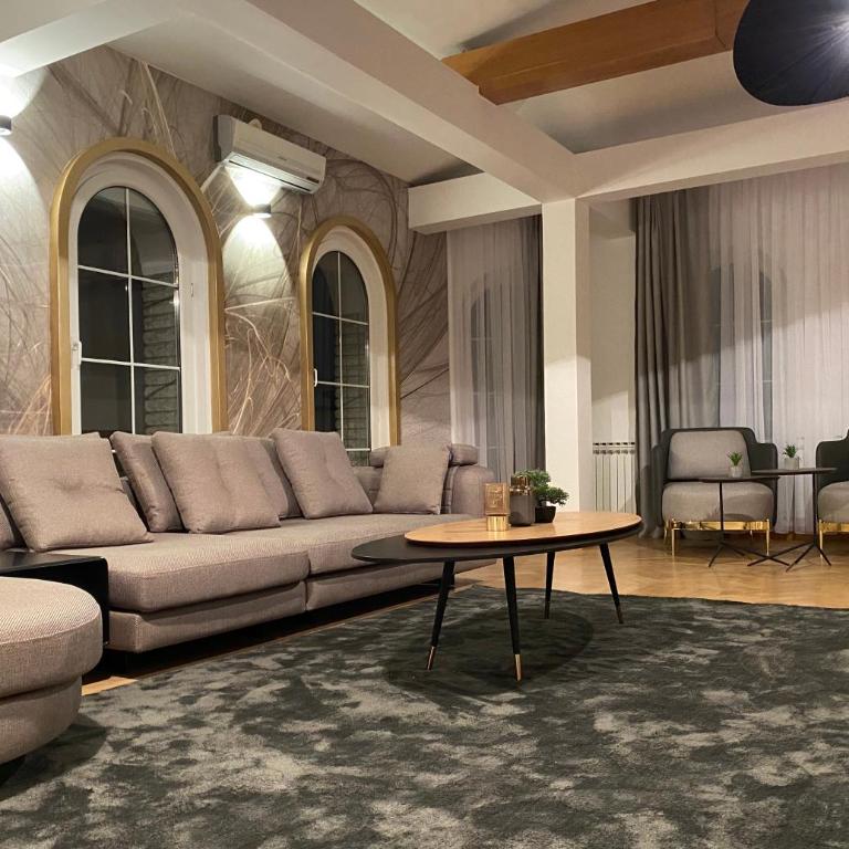 ApartVilla Art of Living luxury suite - Three-Bedroom Apartment - 1