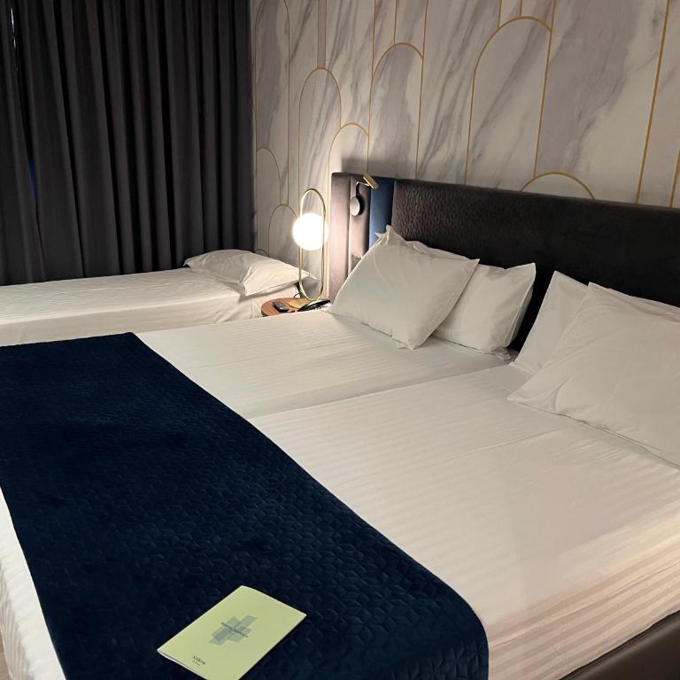 Silken Luis de León - Habitación Doble con cama supletoria - 1 o 2 camas - 1
