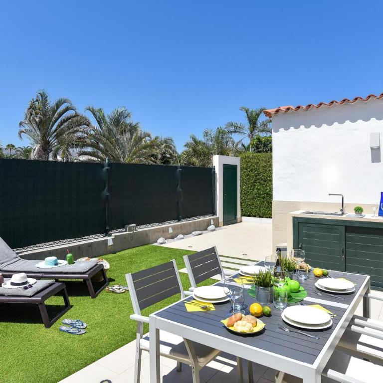Bungalow with terrace in Maspalomas DS50 by VillaGranCanaria - Vacation Home - 2