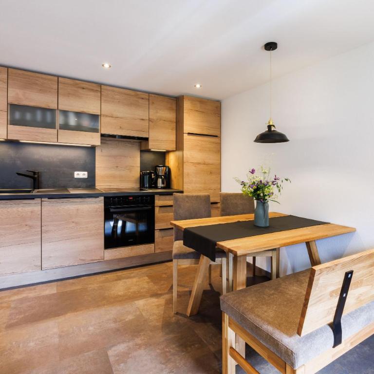Ferienwohnung Schuhbeck inkl. Chiemgaukarte - Apartment mit Terrasse - 1