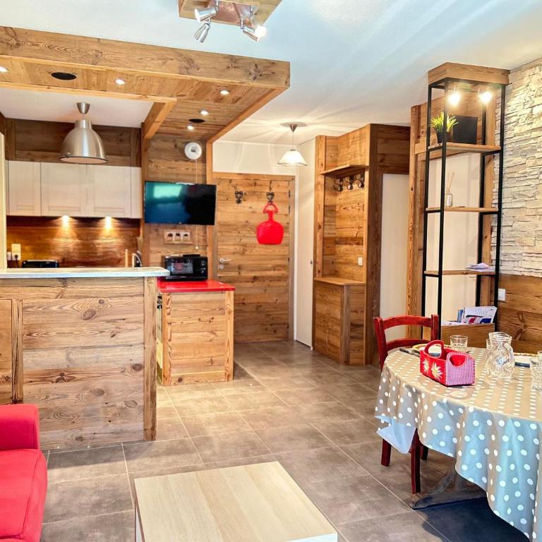Appartement au cœur des Gets, balcon aménagé, proche pistes et commodités, 4 couchages - FR-1-623-240 - Appartement (4 Adultes) - 1