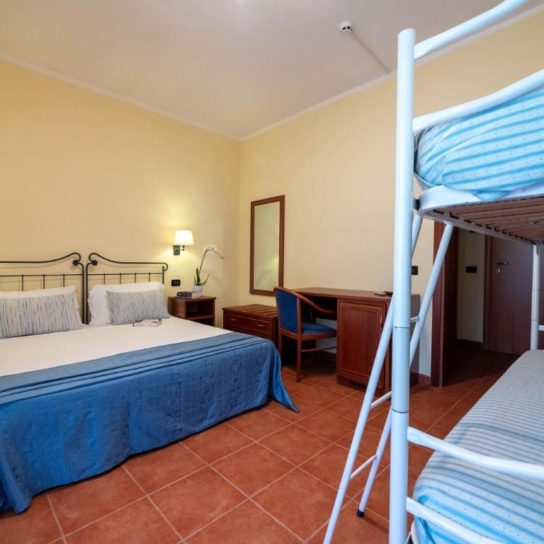 Hotel Mira - Camera Tripla Standard - 3