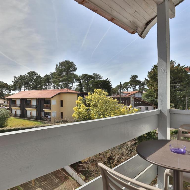Cit'Hotel du Cap - Chambre Triple - Vue sur Jardin - 2