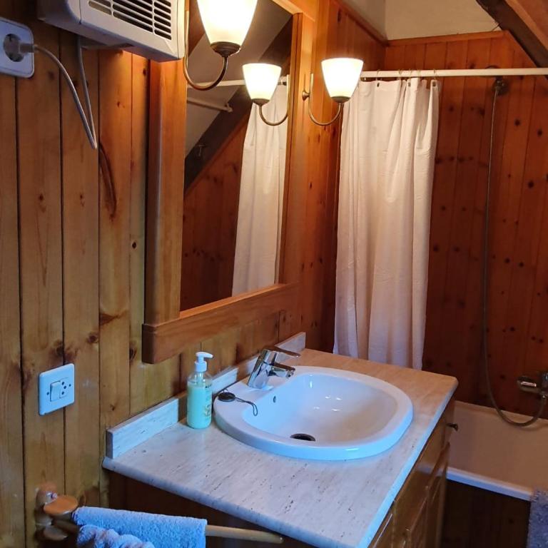 Acogedor apartamento de montaña con jardín y piscina - VU-HUESCA-23-182 - Apartamento de 2 dormitorios con vistas a la montaña - 23