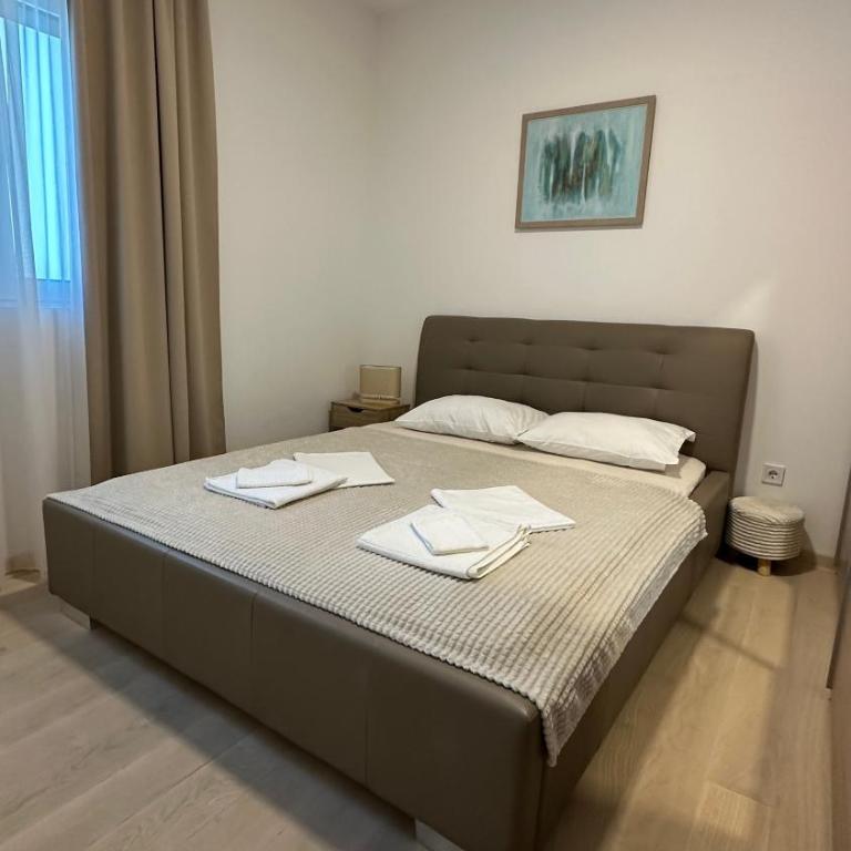 Ambassador Apartment Bečići with Private Garage Parking - Apartment with Sea View - 5
