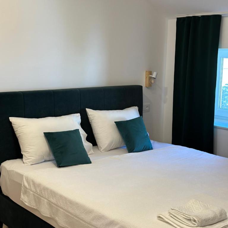 Apartments Ejla&Una - Double Room with Private Bathroom - 5