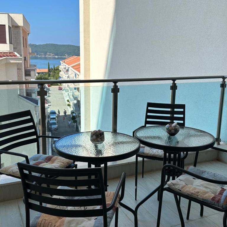 Ambassador Apartment Bečići with Private Garage Parking - Apartment with Sea View - 2