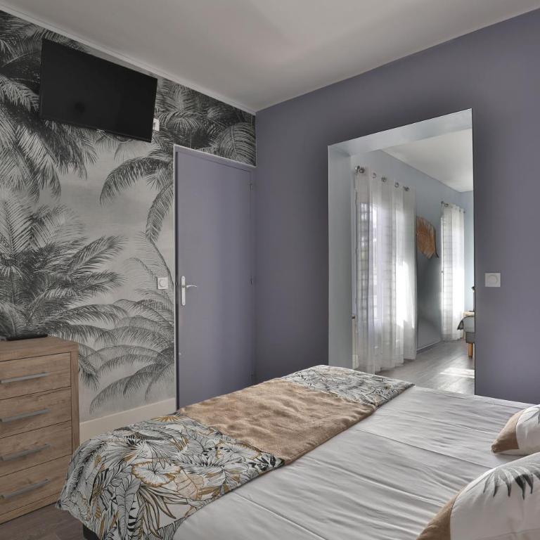 Cit'Hotel du Cap - Grande Chambre Familiale avec Balcon - Vue sur Jardin - 4