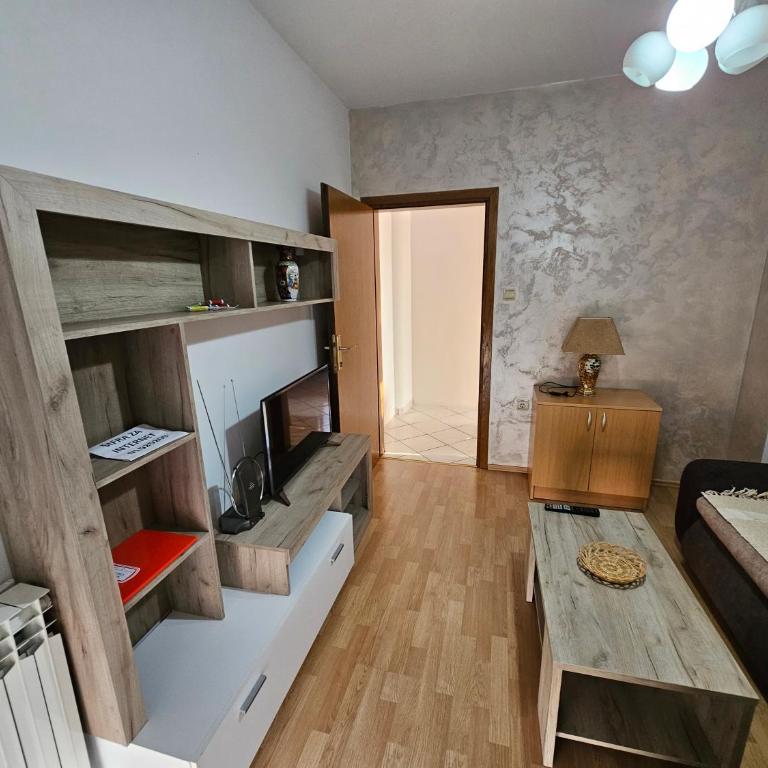 Apartman Aleks - Apartman s 1 Spavaćom Sobom i Balkonom - 3