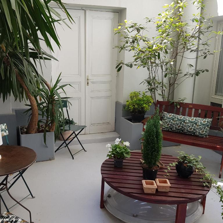 HOTEL ALISON - Patio room with courtyard view - 6