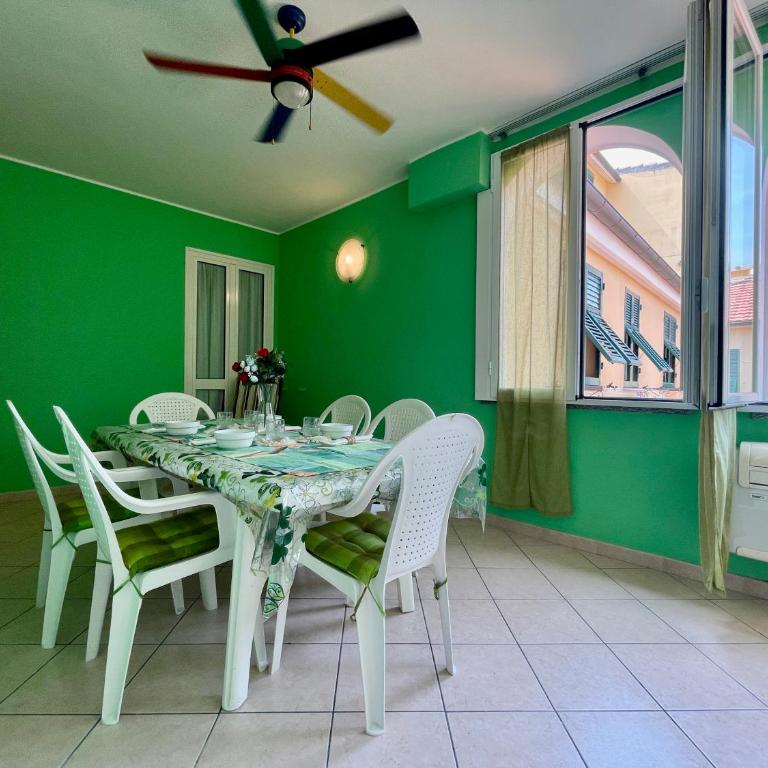 [20 metri dal Mare] Il Fascino del Centro Storico. - Appartamento con 2 Camere da Letto - 18